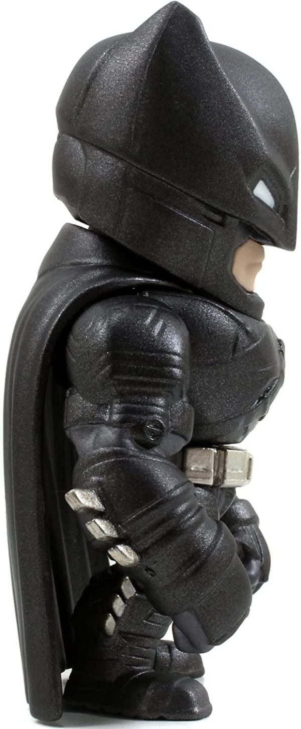 FIGURA METAL BATMAN ARMORED VS SUPERMAN 10 CM - Image 5